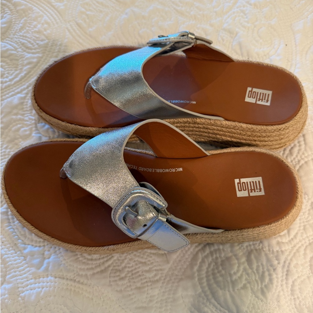 FitFlop Women's Metallic Silver Sandals - Picture 3 of 3